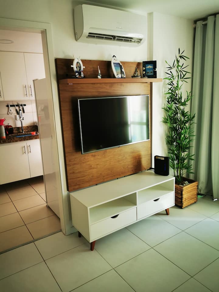 Ნოვოს ვიზუალური და ტელევიზორის ოთახი. LG 43 Smart ტელევიზორი