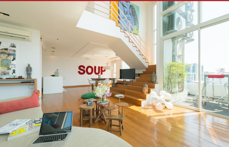 Detroit Riverfront Apartments | Riverfront Towers | Welcome