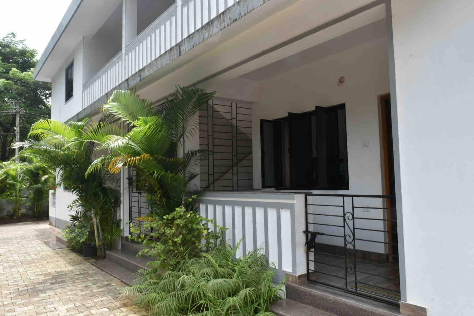 Casa Trinity - A/C fully furnished 2BHK & High speed WiFi to WFH