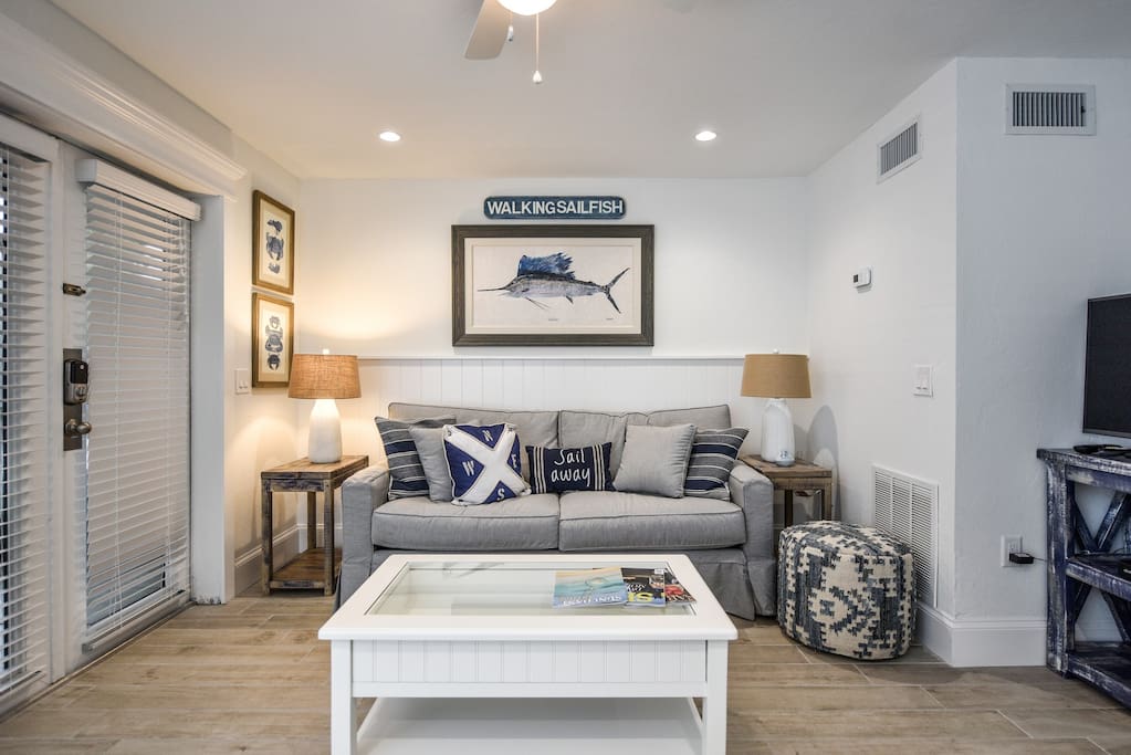 The Walking Sailfish - Sleeps 6 - Steps to Beach