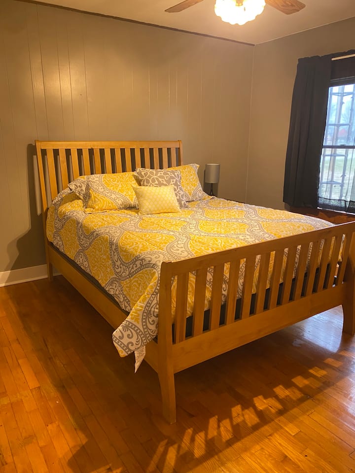 საძინებელი 1