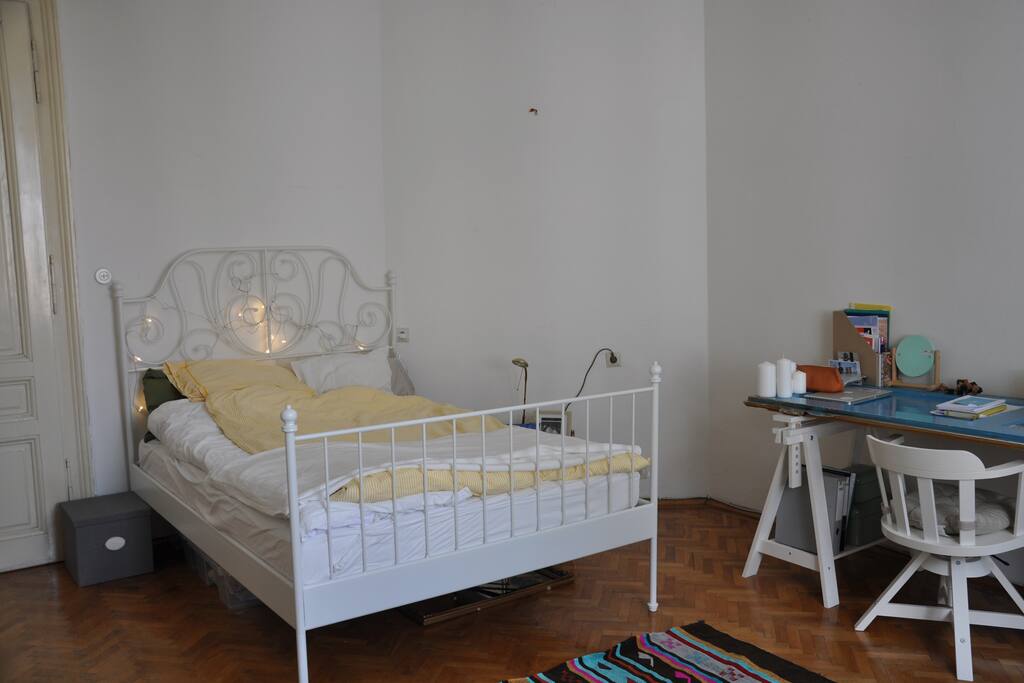 bed in private room