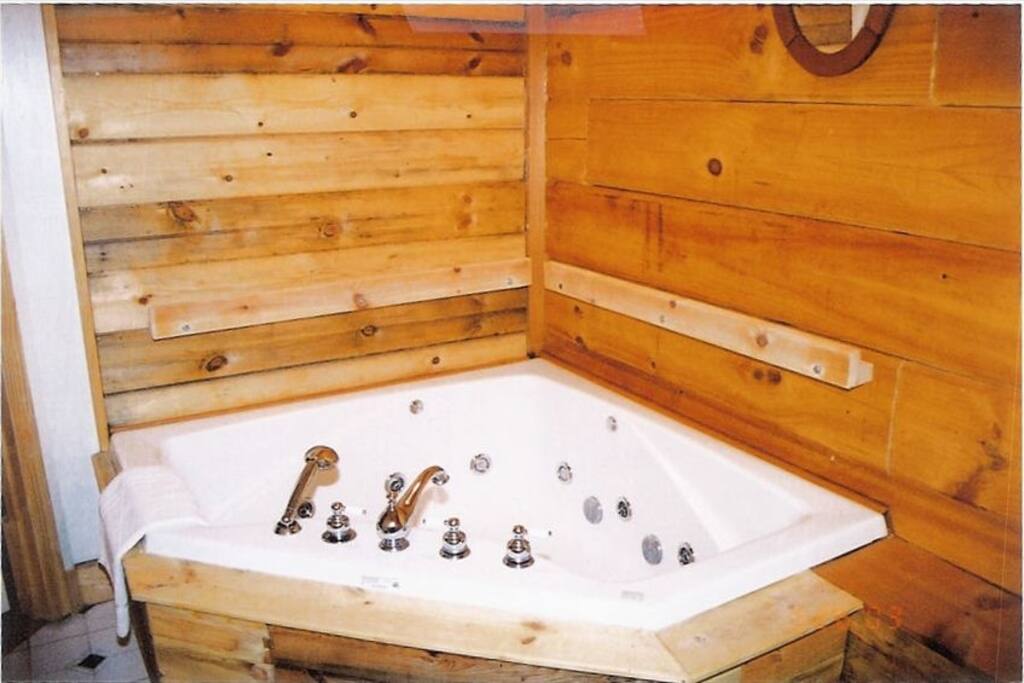 2 person whirlpool tub