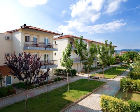 Top Airbnb: Beautiful apartment next to the sea in Περιφερειακή Ενότητα Χαλκιδικής
