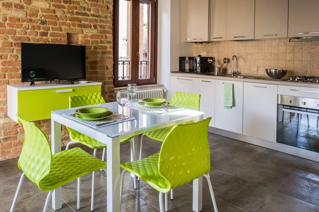 cucina con tavolo estensibile