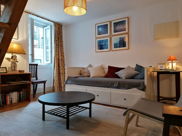 Hen Stag Bachelor Lx Townhouse with Bar(from July)