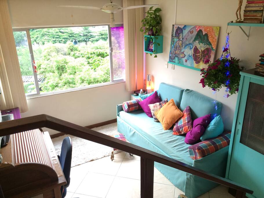 desk, sofa (and bed), plants, books, TV, Sound, Wifi.