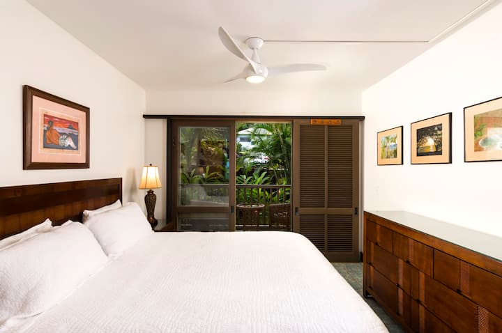 卧室可欣赏第二个私人lana 'i的美景。