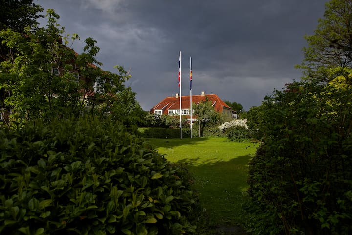Large Villa in Copenhagen gallery image 2