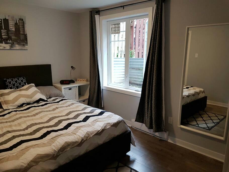 Bedroom / Chambre