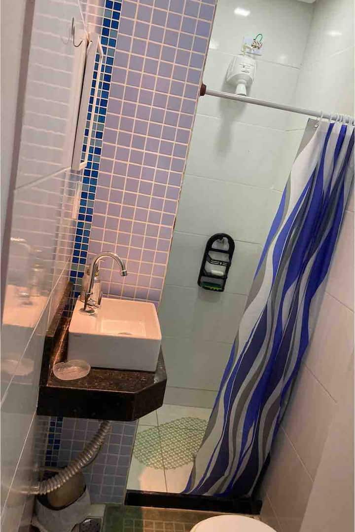 Compacte badkamer kamer 01 suite.