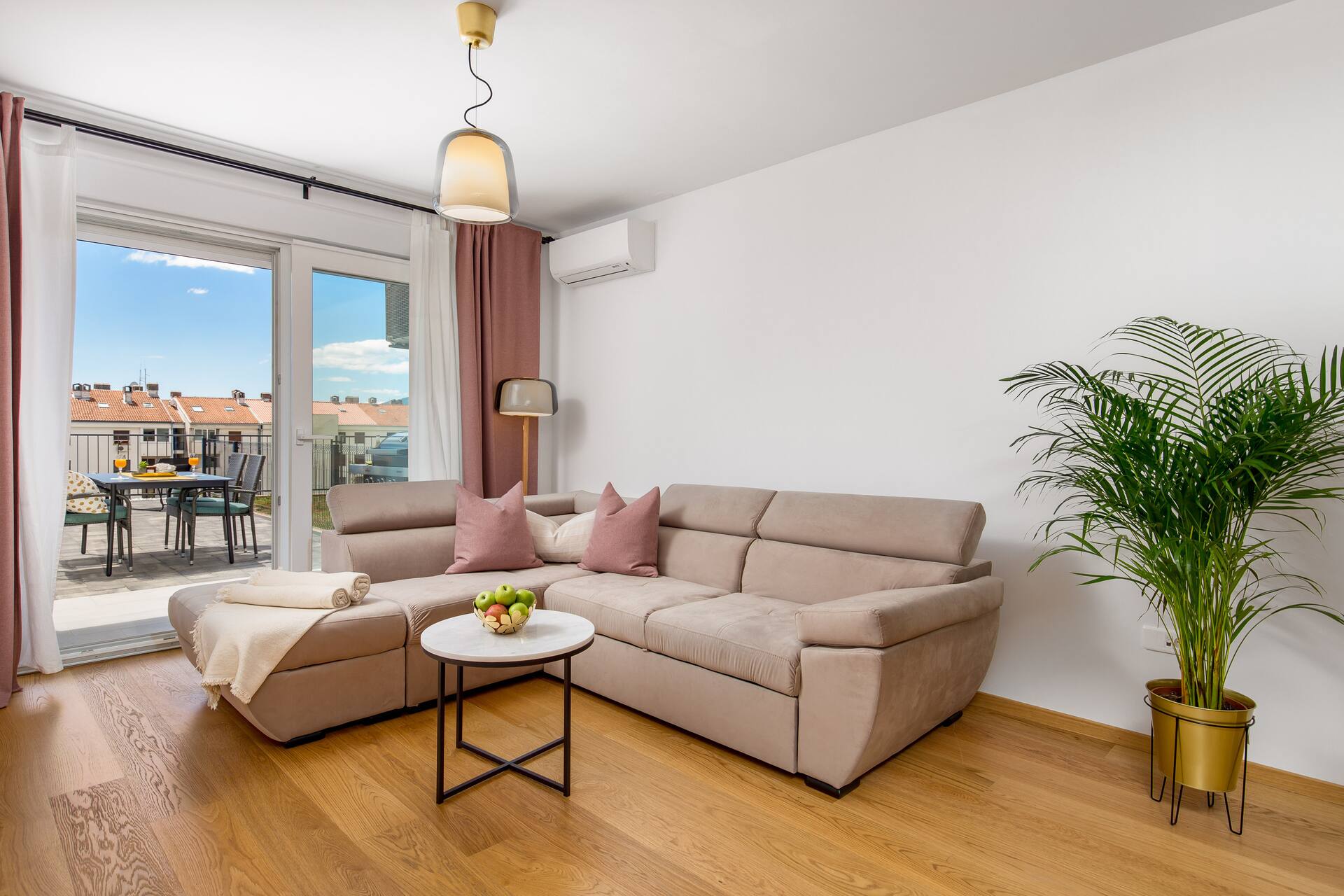 Seaview apartment „Megan“ with sunny terrace — photo 2