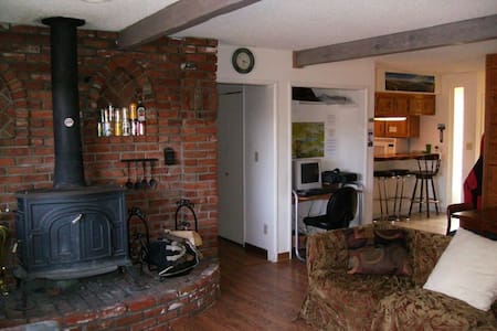 s12★ Private Room Sleeps 3 ★ Best Deal in Village