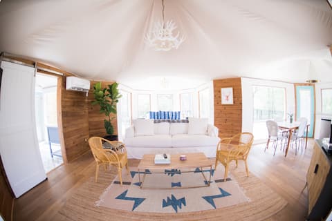 Popular Airbnb listing: Stargazer Tent at Wahwahtaysee Resort! *glamping* in Staples