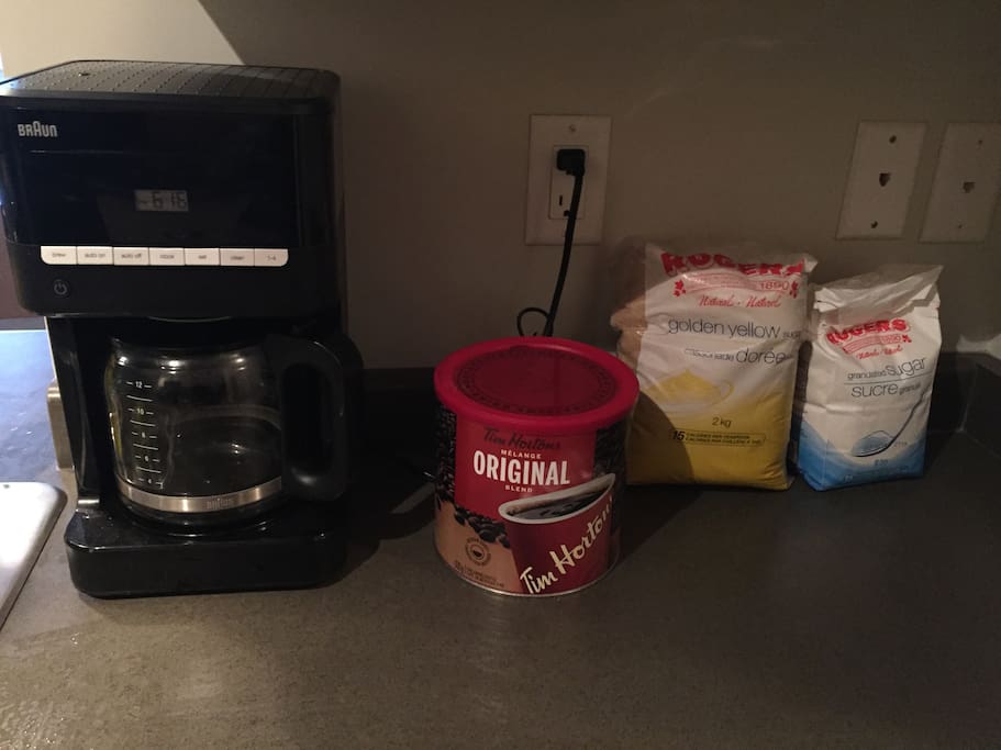 Automatically timed coffee maker