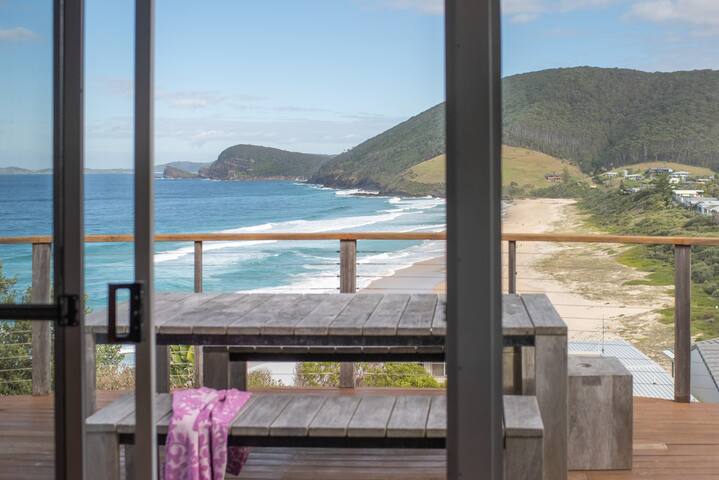 OCEAN – the heart of Blueys Beach, Pacific Palms gallery image 2