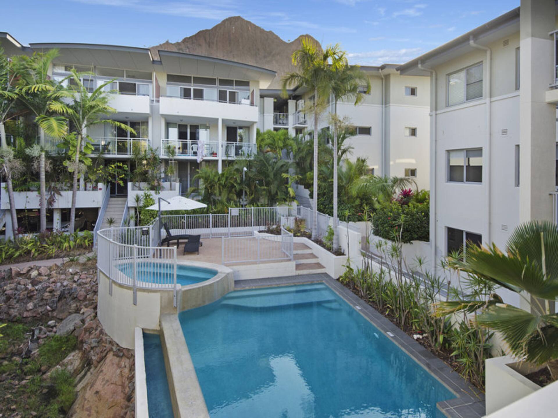 Resort Style Apartment on Gregory