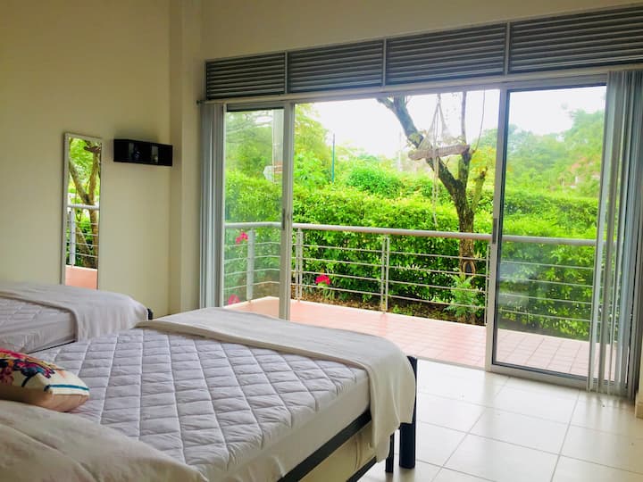 POGLED NA SPAVAĆU SOBU NA DRUGOM KATU