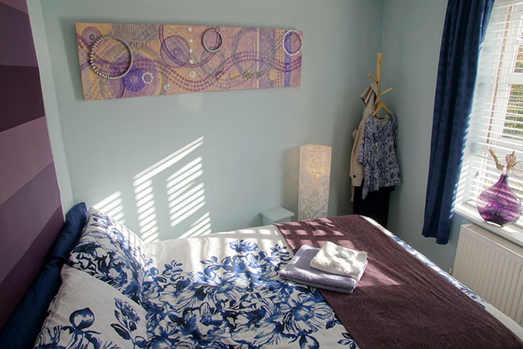 Coat stand provides hanging space
