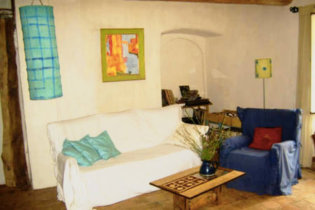 La pièce principale, le salon.