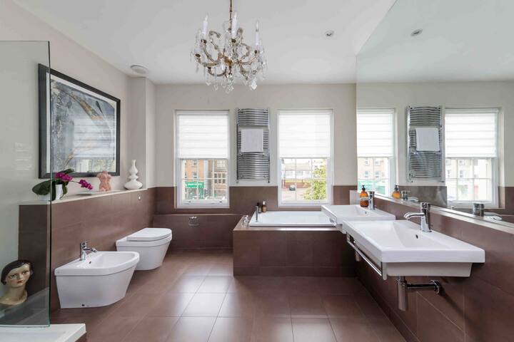 Georgian Town House in zone 1 gallery image 5