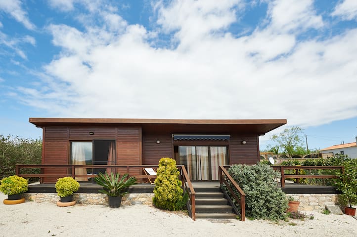 A calm chalet with pool in Sintra