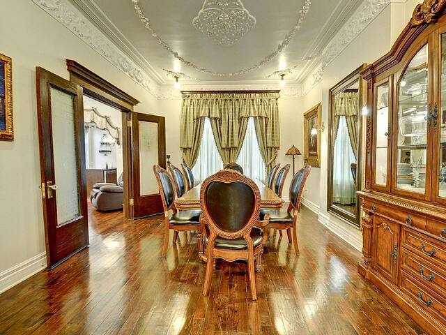 Montreal Chateau. gallery image 5