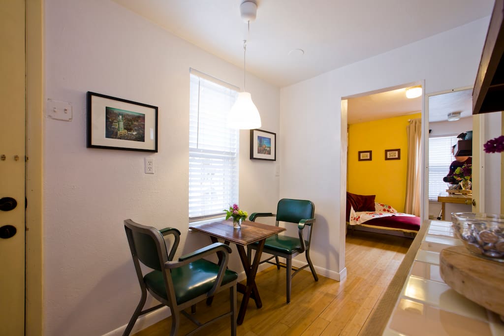 LoHi Secret garden at the Mulberry Cottage Houses for Rent in Denver