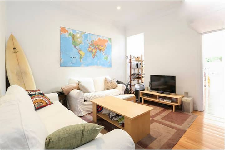 Séjour de 2 semaines dans une maison de Redfern amusante - Maisons à ...