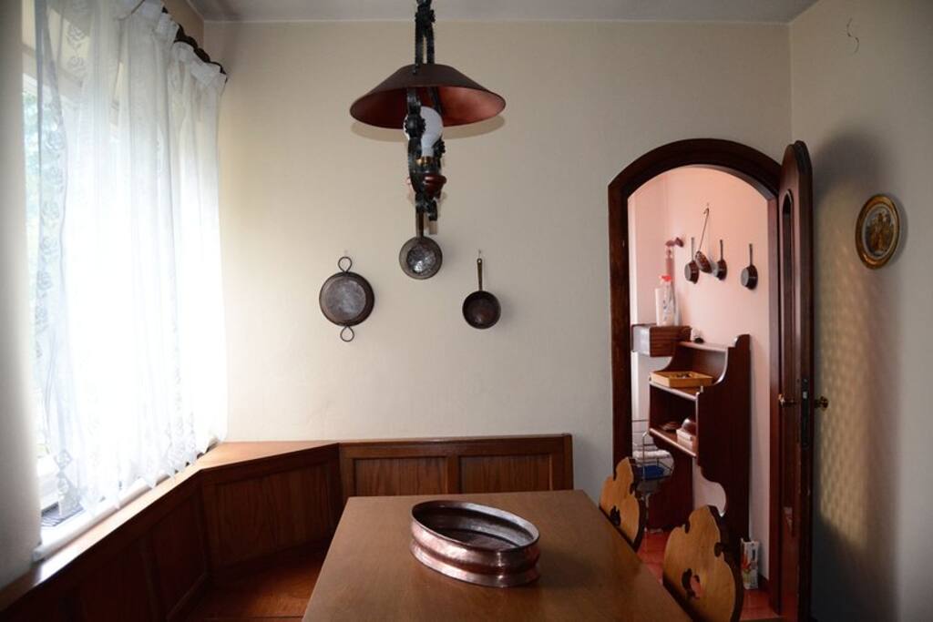 Soggiorno lato pranzo (6/8 persone)