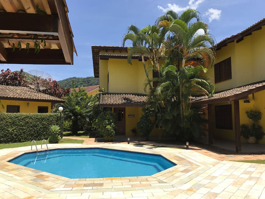 Vista do Condomínio e piscina