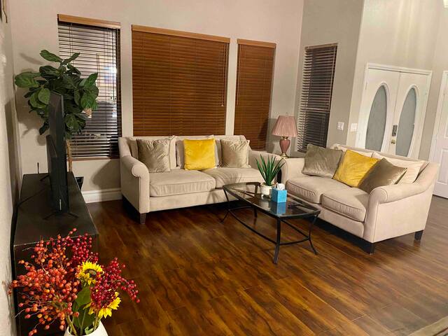 Spacious Retreat with Pool near RedRock Canyon gallery image 5