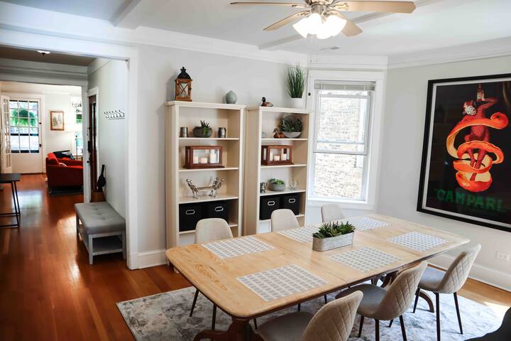 Spacious! 3 bedroom apartment in Edgewater!