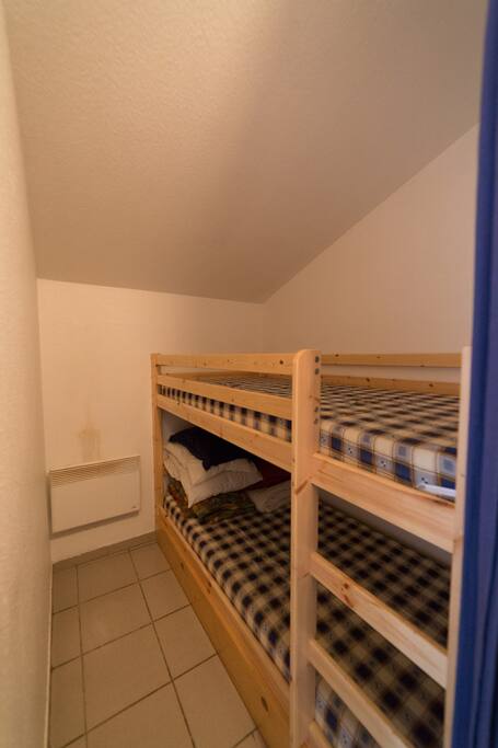 CHAMBRE AVEC LIT SUPERPOSE