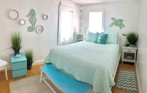 3-Beachy Bungalow In Central Miami