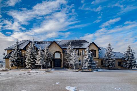 *MOUNTAIN VIEW VILLA*