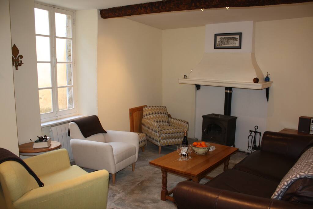 Spacious lounge