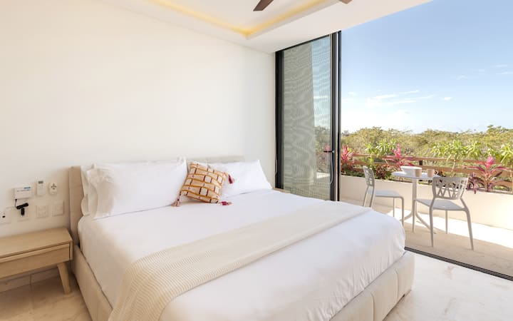 Lit king size de haute qualité avec literie de luxe