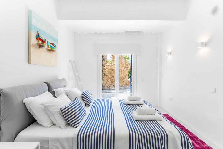 Waterfront Dream Villa gallery image 4