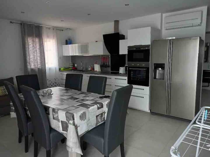 Appartement Au 1 Er éTage Dans Une Maison +Piscine - Le Lavandou
