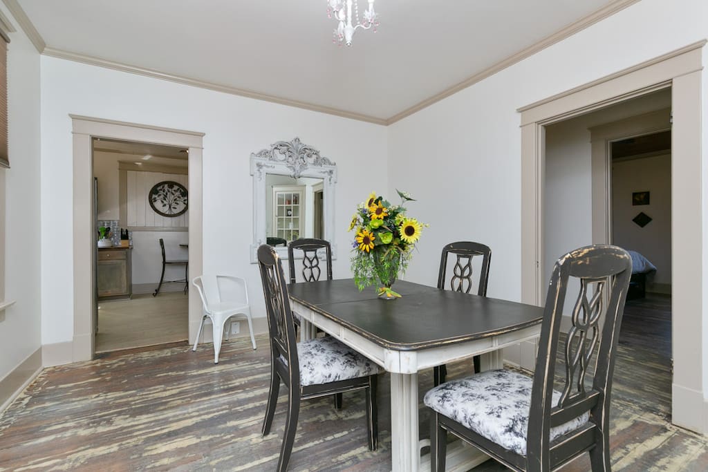 Spacious Dining room for family dinners