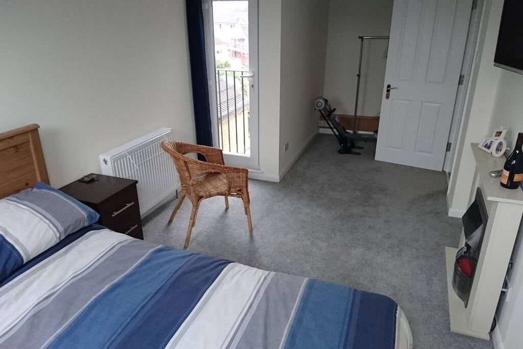Large bedroom