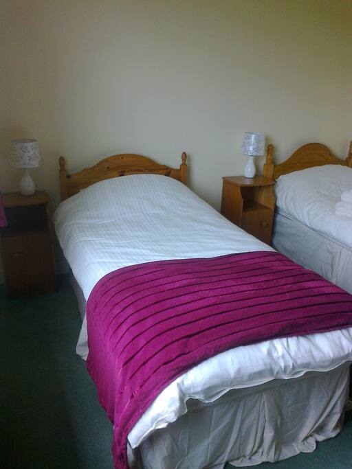 Twin bedroom