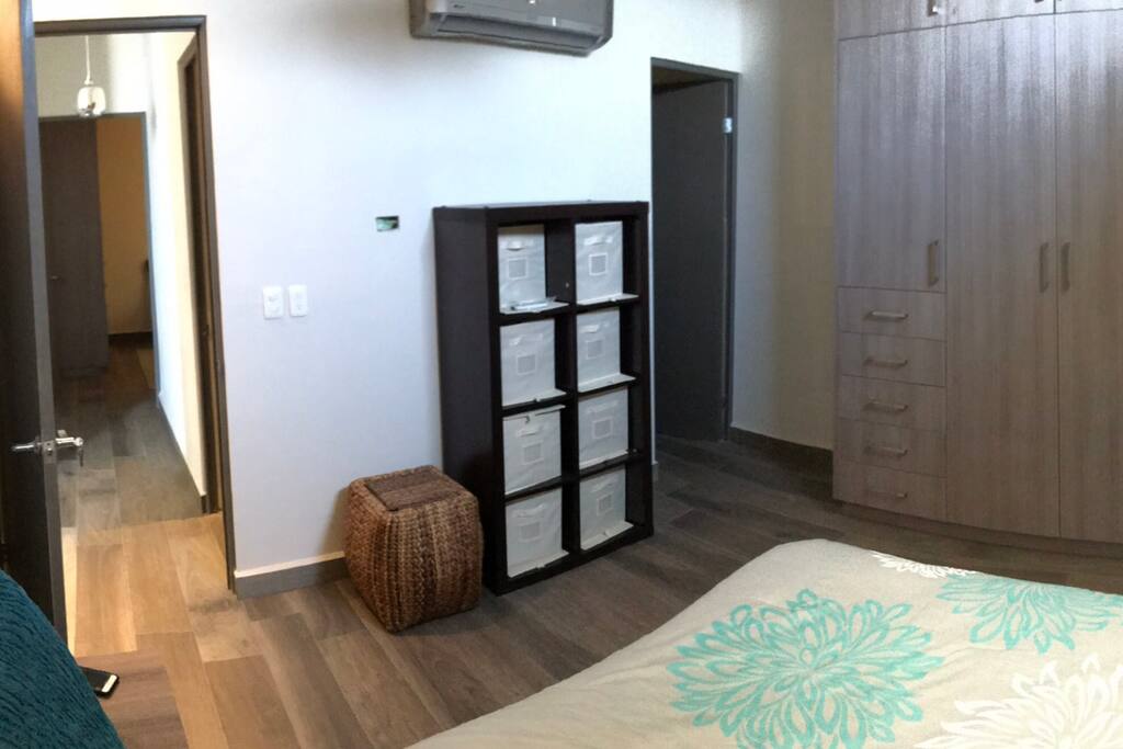 Recámara principal con baño completo propio