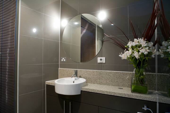 Lenna Penthouse Apartment gallery image 3