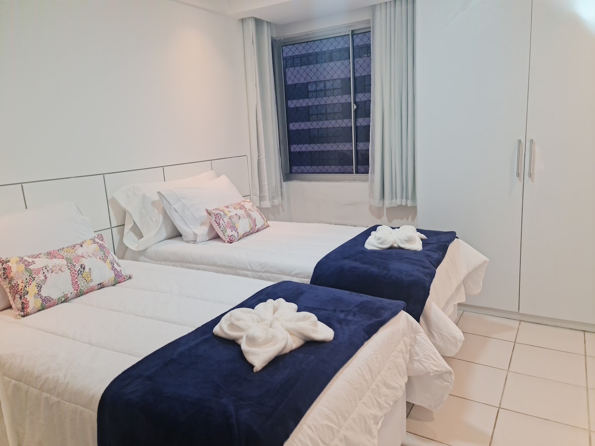 Спална соба 02 (деми апартман, 2 единечни кревета)