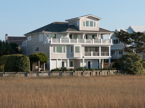Luxury Vacation Home - Steps to the Beach