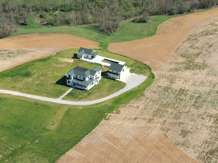 Fabulous Farm House with pool near Ark Encounter Houses for Rent in