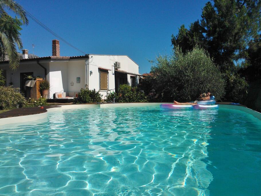Facade of the whole villa Castelforte with pool