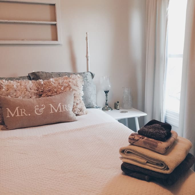 Penelope's Room: Full Bed